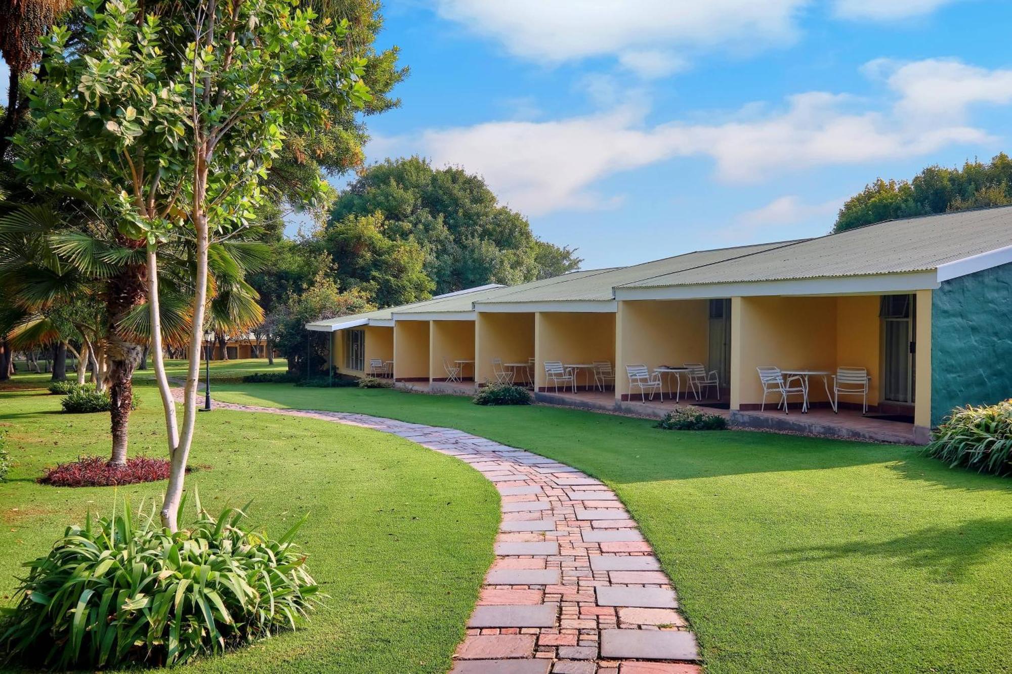 Protea Hotel By Marriott Polokwane Ranch Resort Bagian luar foto