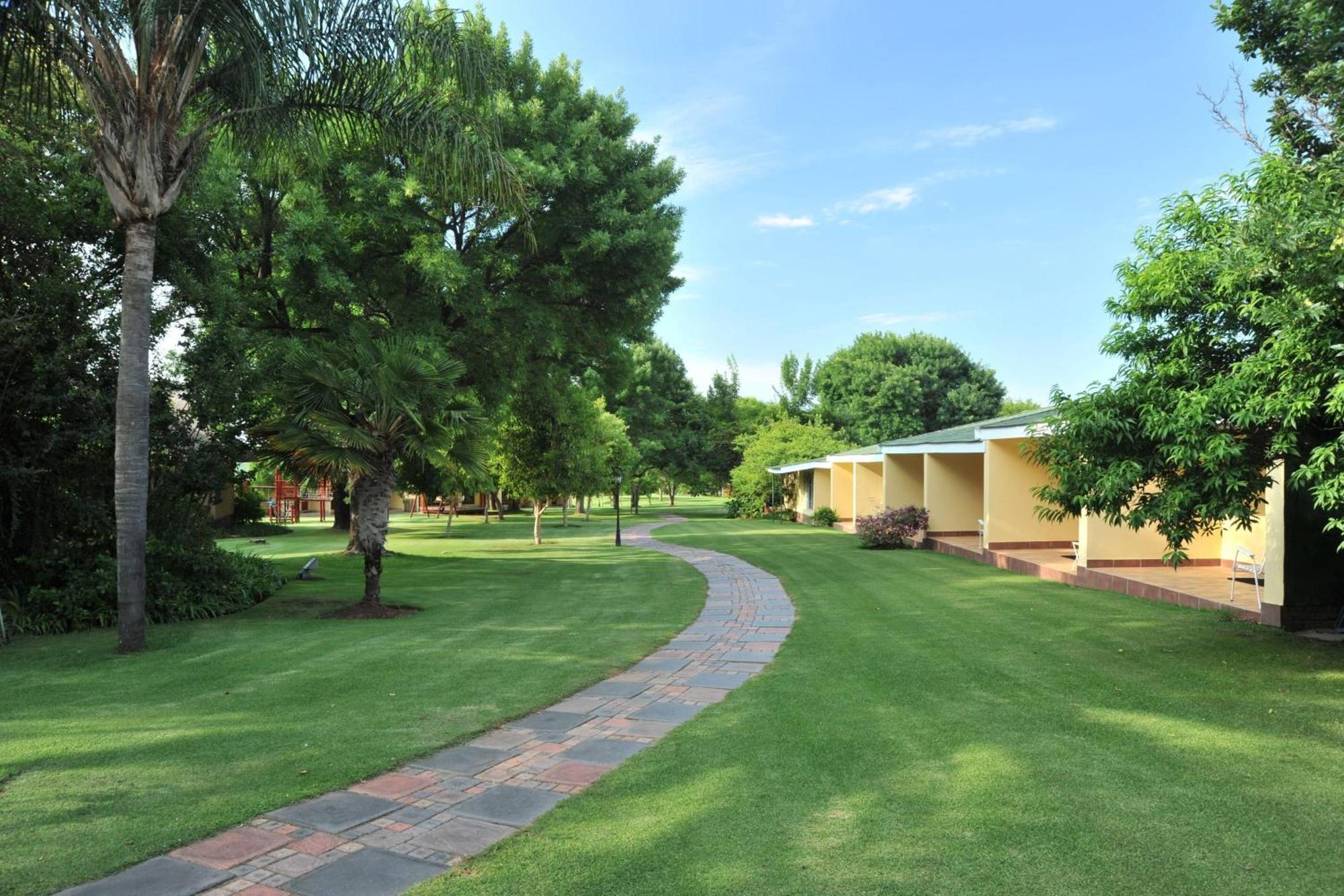 Protea Hotel By Marriott Polokwane Ranch Resort Bagian luar foto
